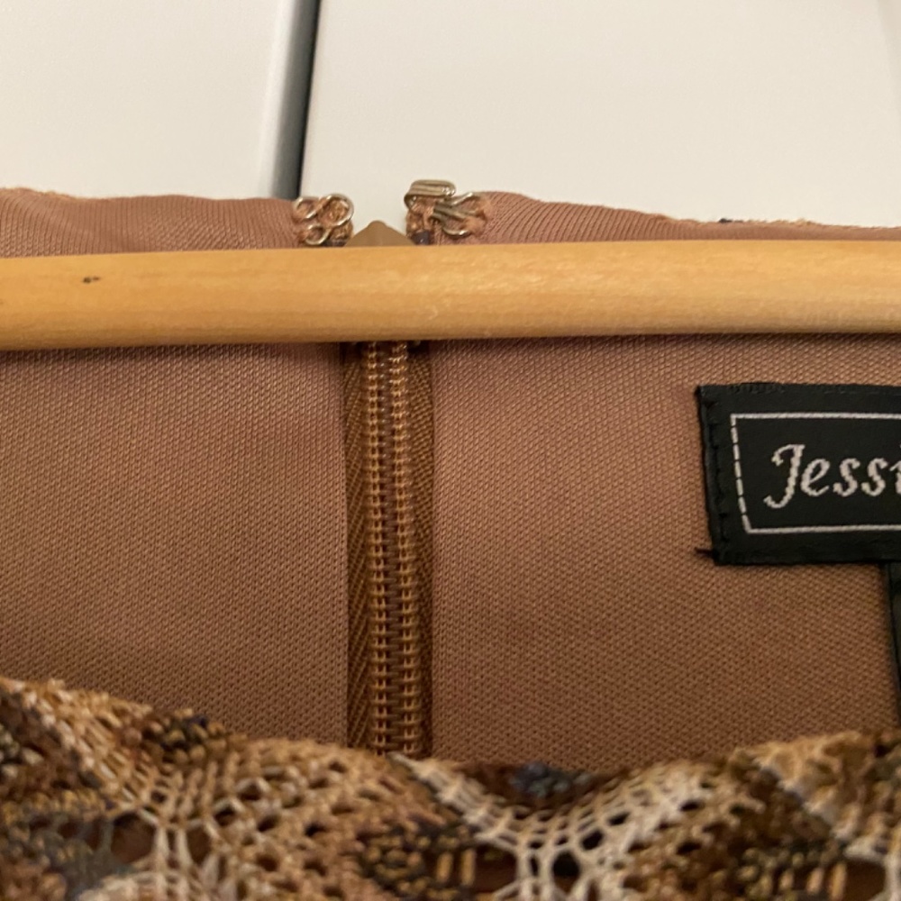 Jessica Howard - Picture 7 of 16